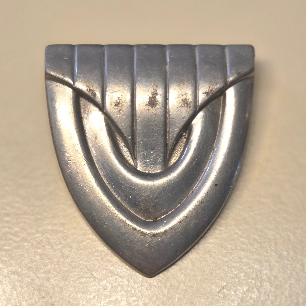 Ben-Amun Vintage Silver Tone Shield‎ Brooch Art Deco Geometric Ribbed Pin AS IS